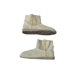 Ugg Classic Tawny Unlined Mini Perforated Boots Size 8